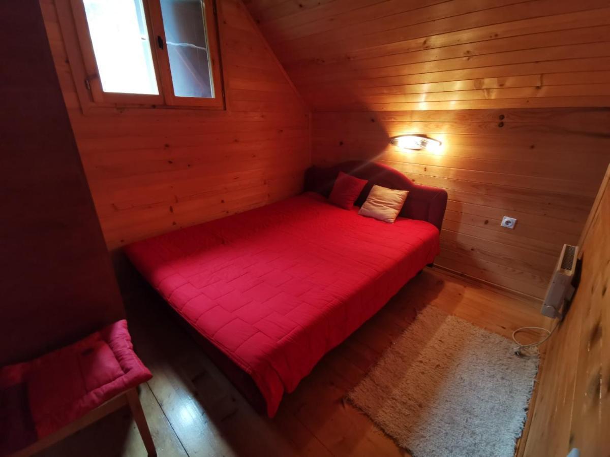 מיטרובאץ Apartman Bugar מראה חיצוני תמונה